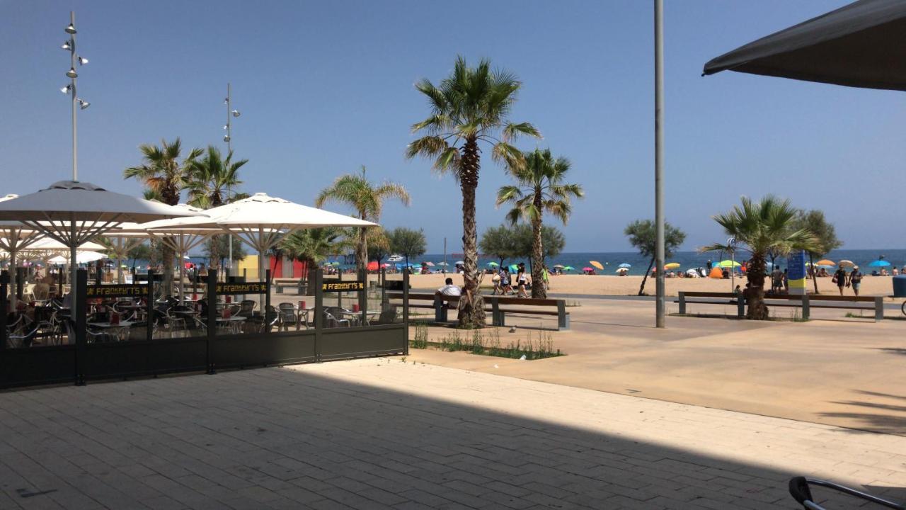 Hospedaje Dado De Baja Badalona Buitenkant foto