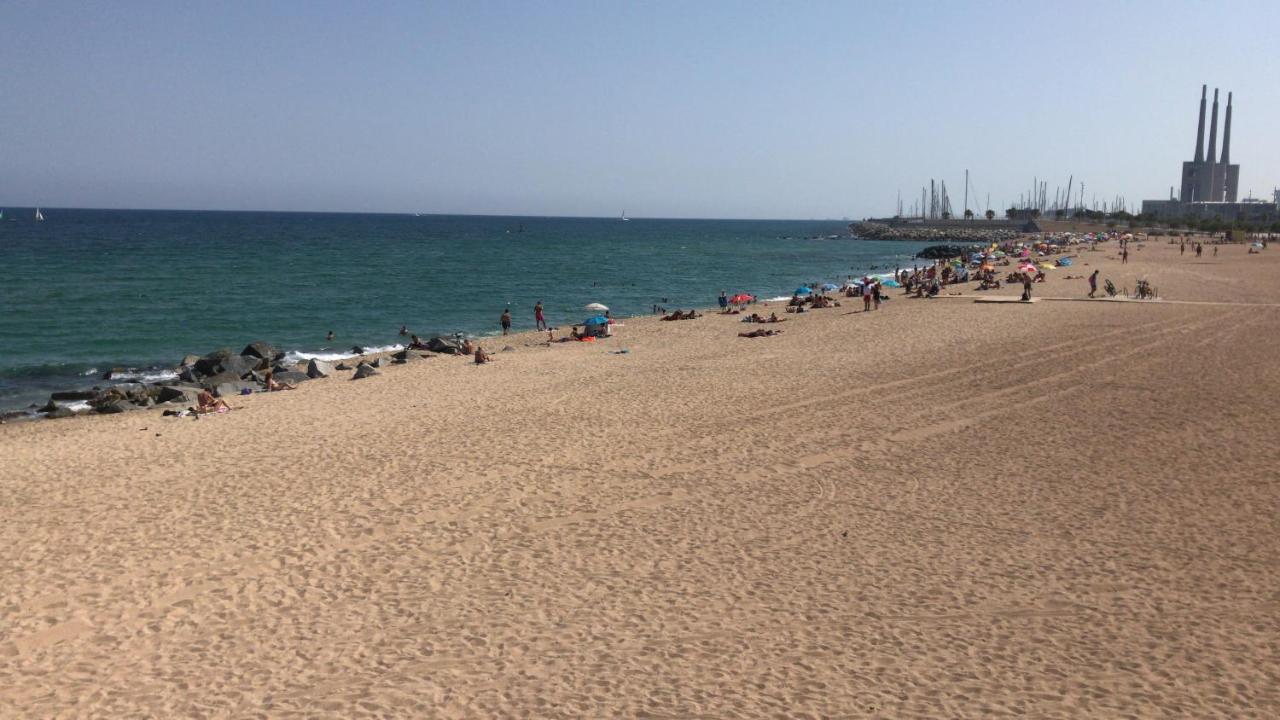 Hospedaje Dado De Baja Badalona Buitenkant foto