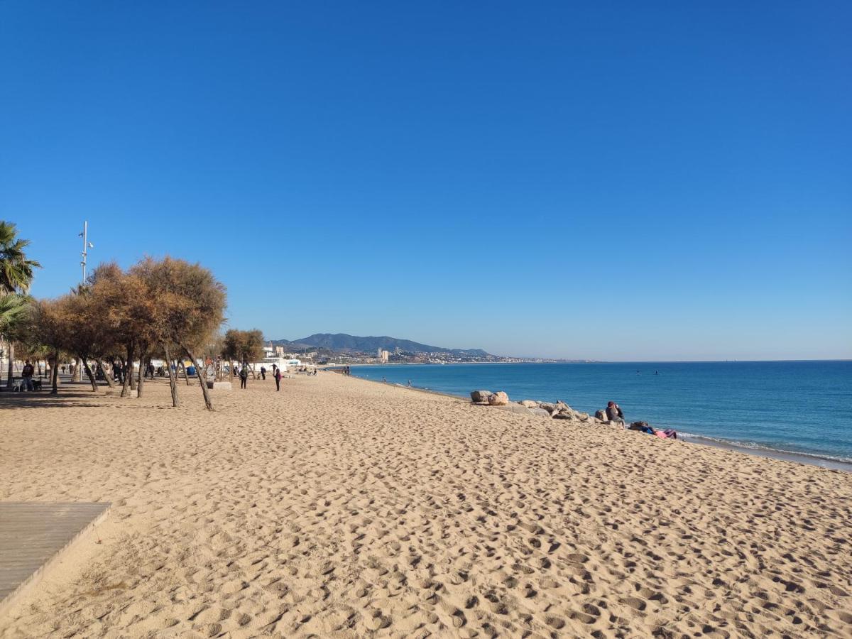Hospedaje Dado De Baja Badalona Buitenkant foto
