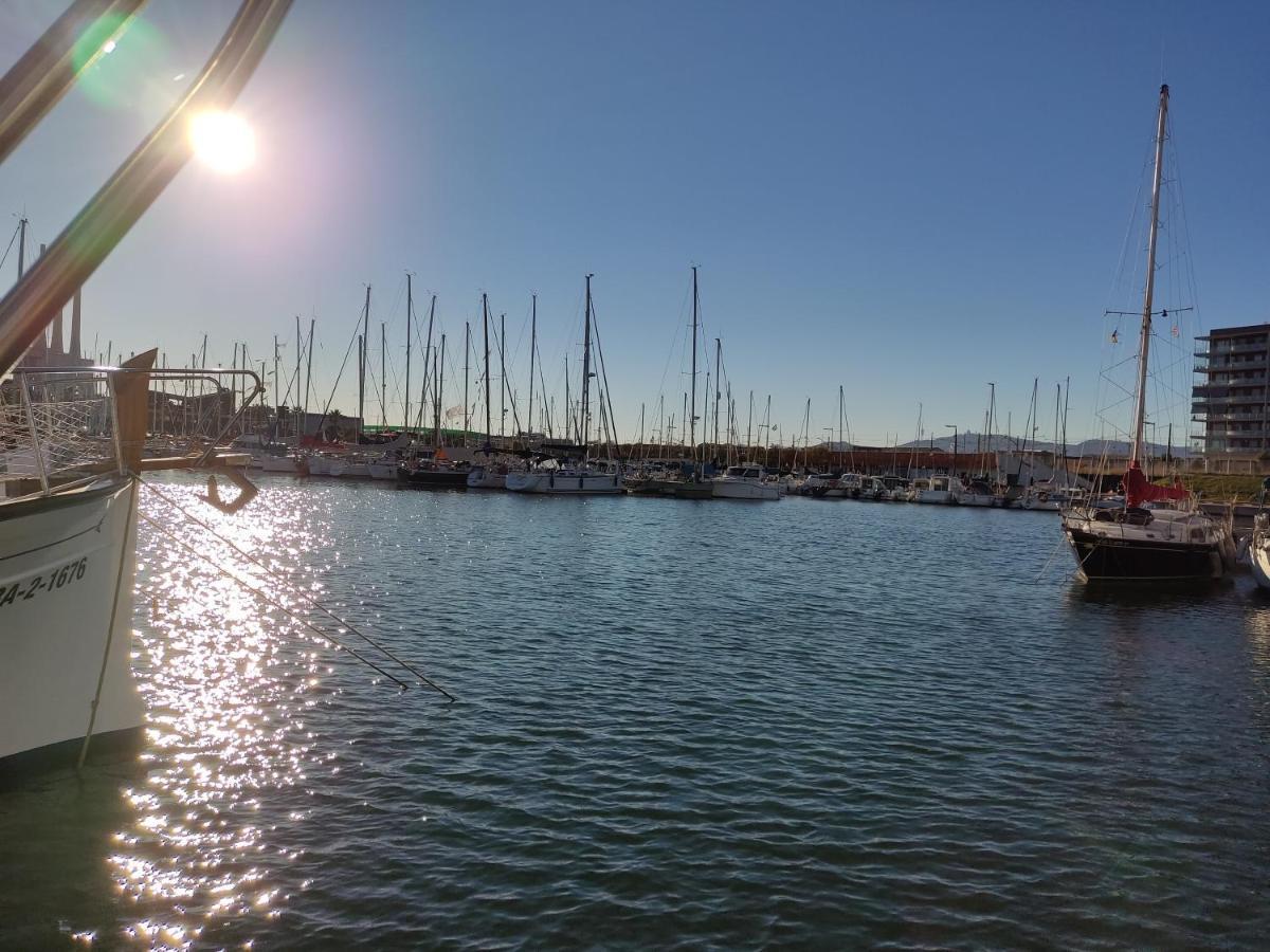 Hospedaje Dado De Baja Badalona Buitenkant foto