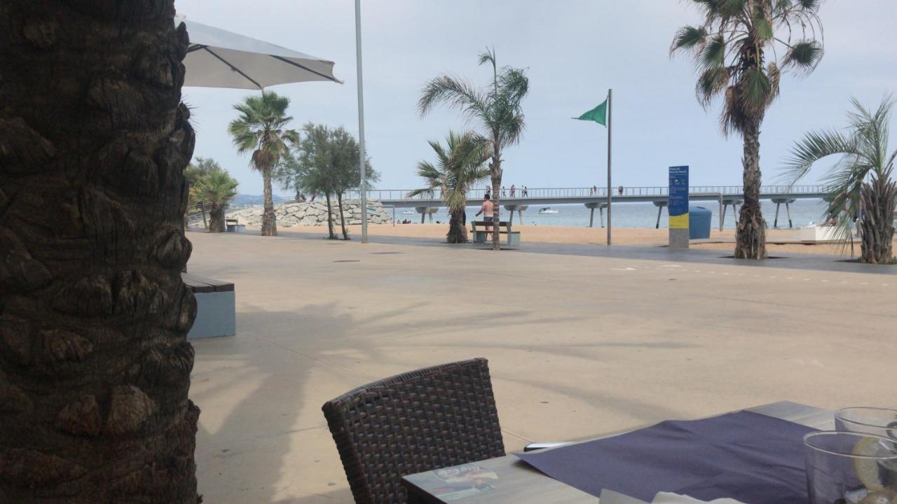 Hospedaje Dado De Baja Badalona Buitenkant foto