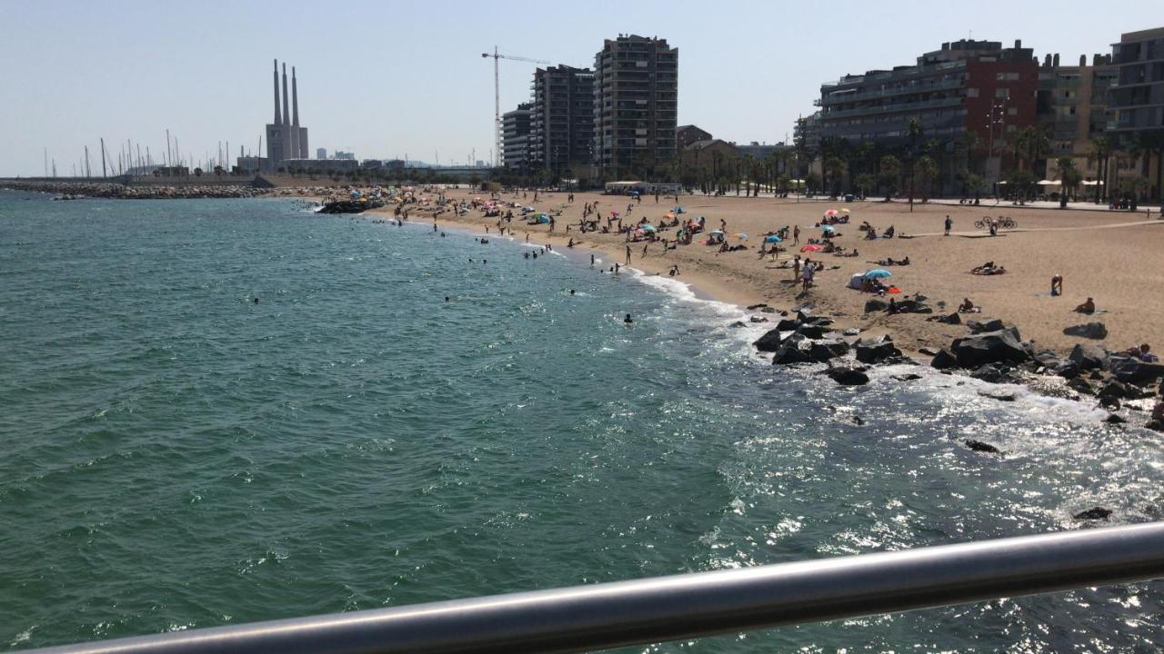 Hospedaje Dado De Baja Badalona Buitenkant foto