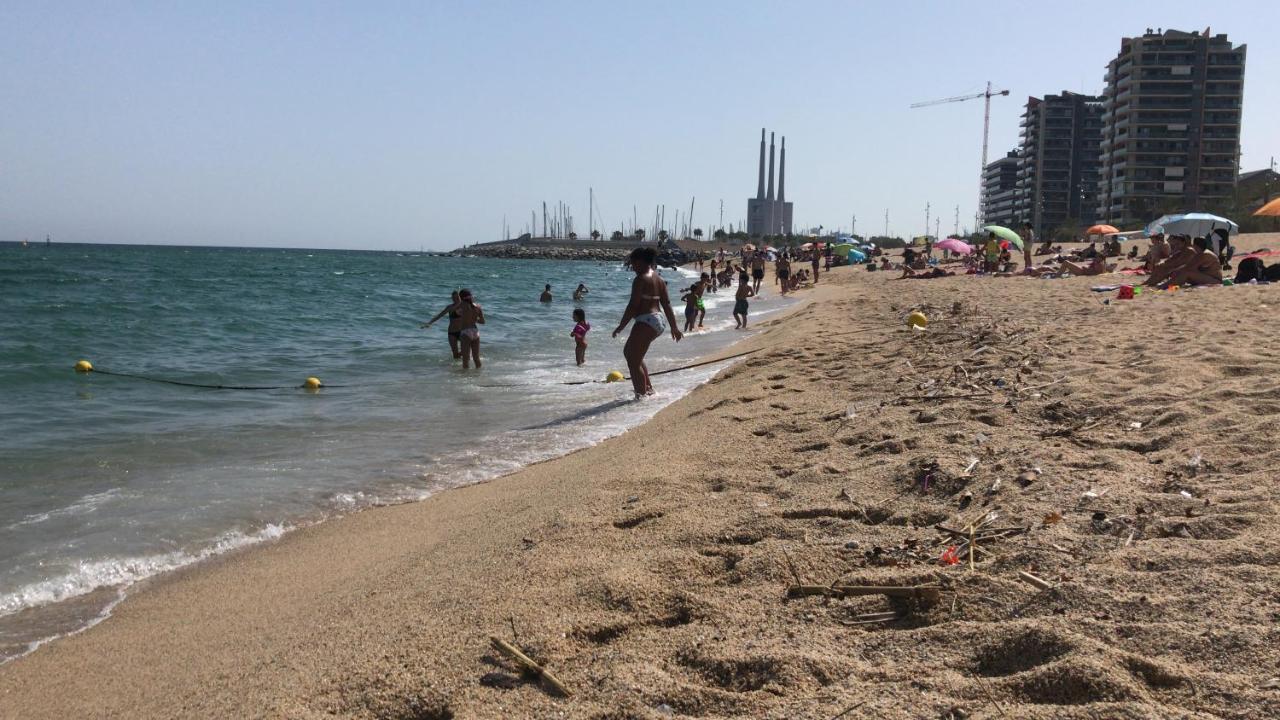 Hospedaje Dado De Baja Badalona Buitenkant foto
