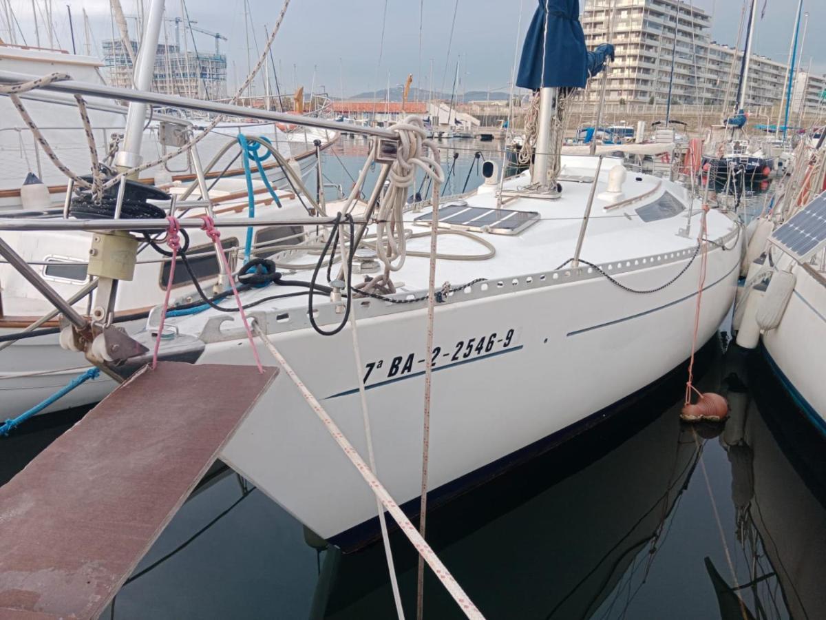 Hospedaje Dado De Baja Badalona Buitenkant foto