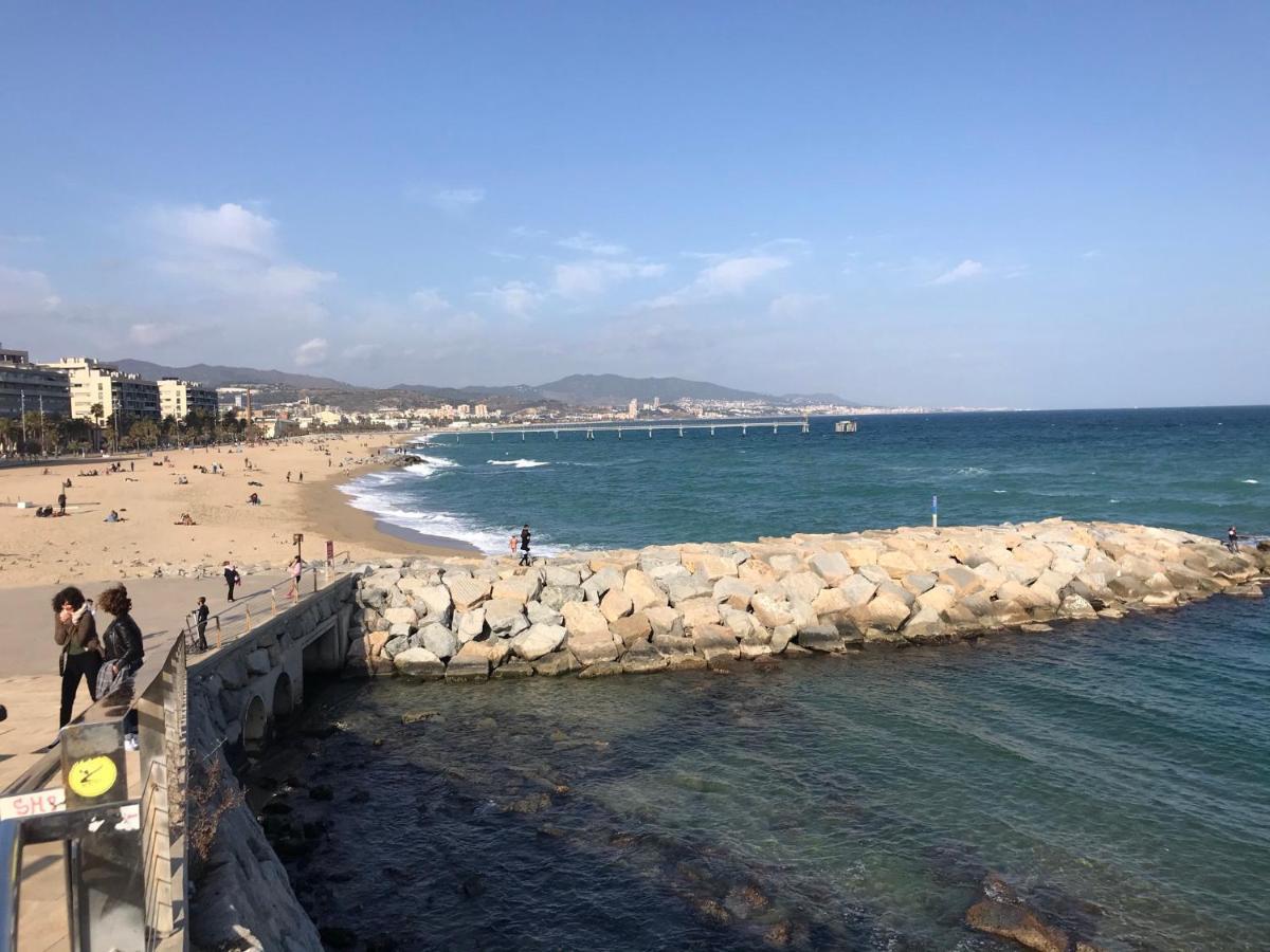 Hospedaje Dado De Baja Badalona Buitenkant foto