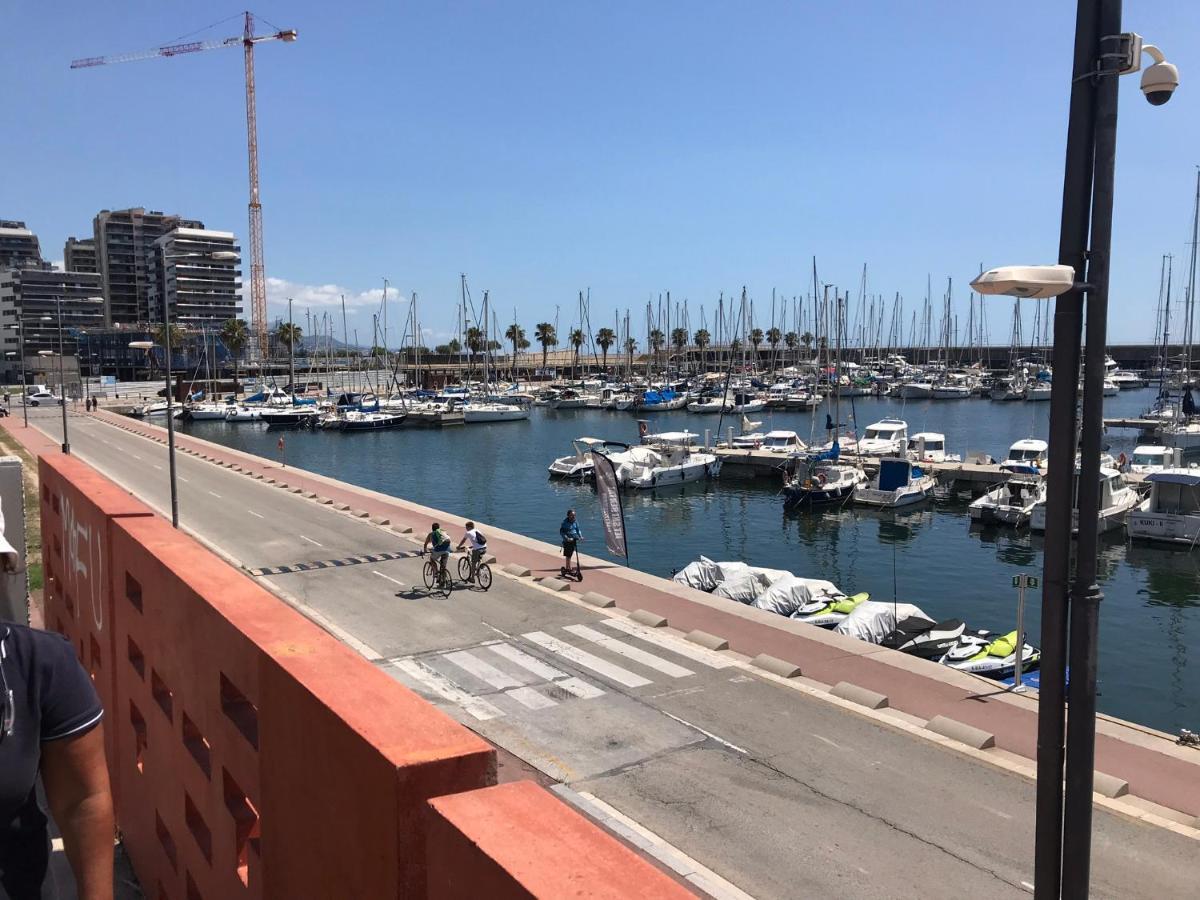 Hospedaje Dado De Baja Badalona Buitenkant foto