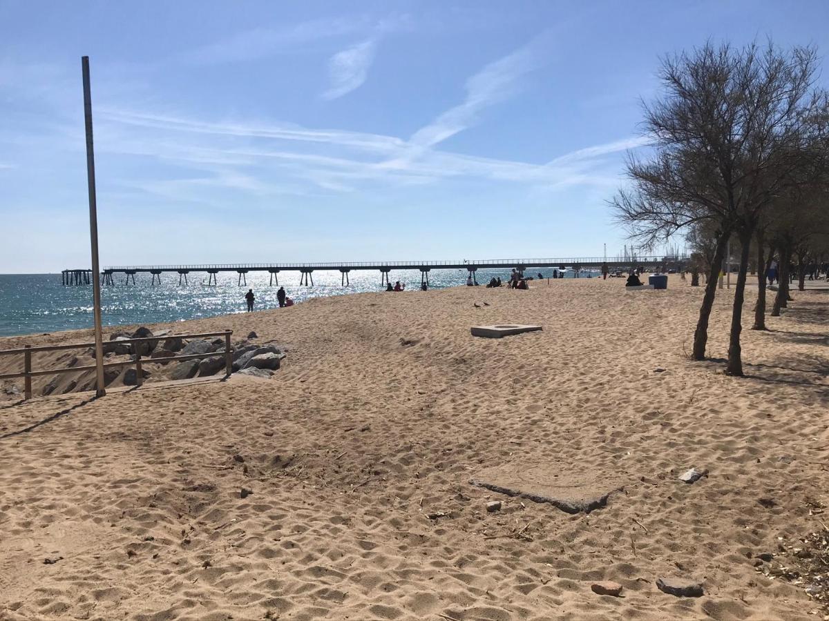 Hospedaje Dado De Baja Badalona Buitenkant foto